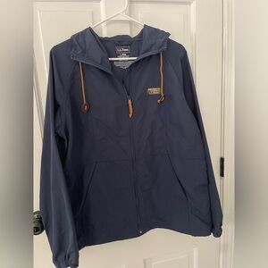 L.L. Bean women’s mountain classic full zip jacket size large broken zipper